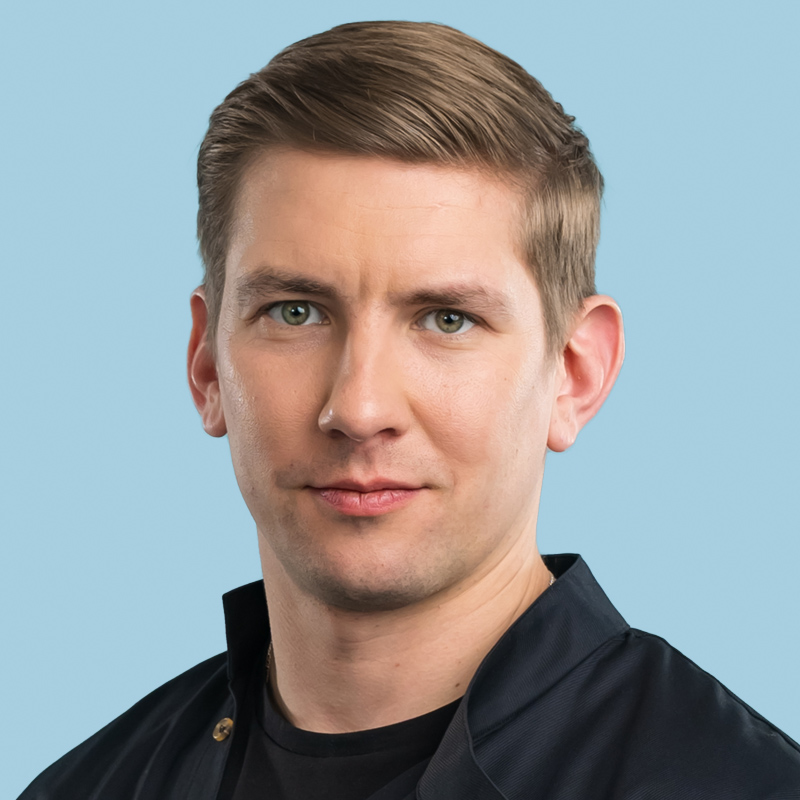 Александр Алиханов