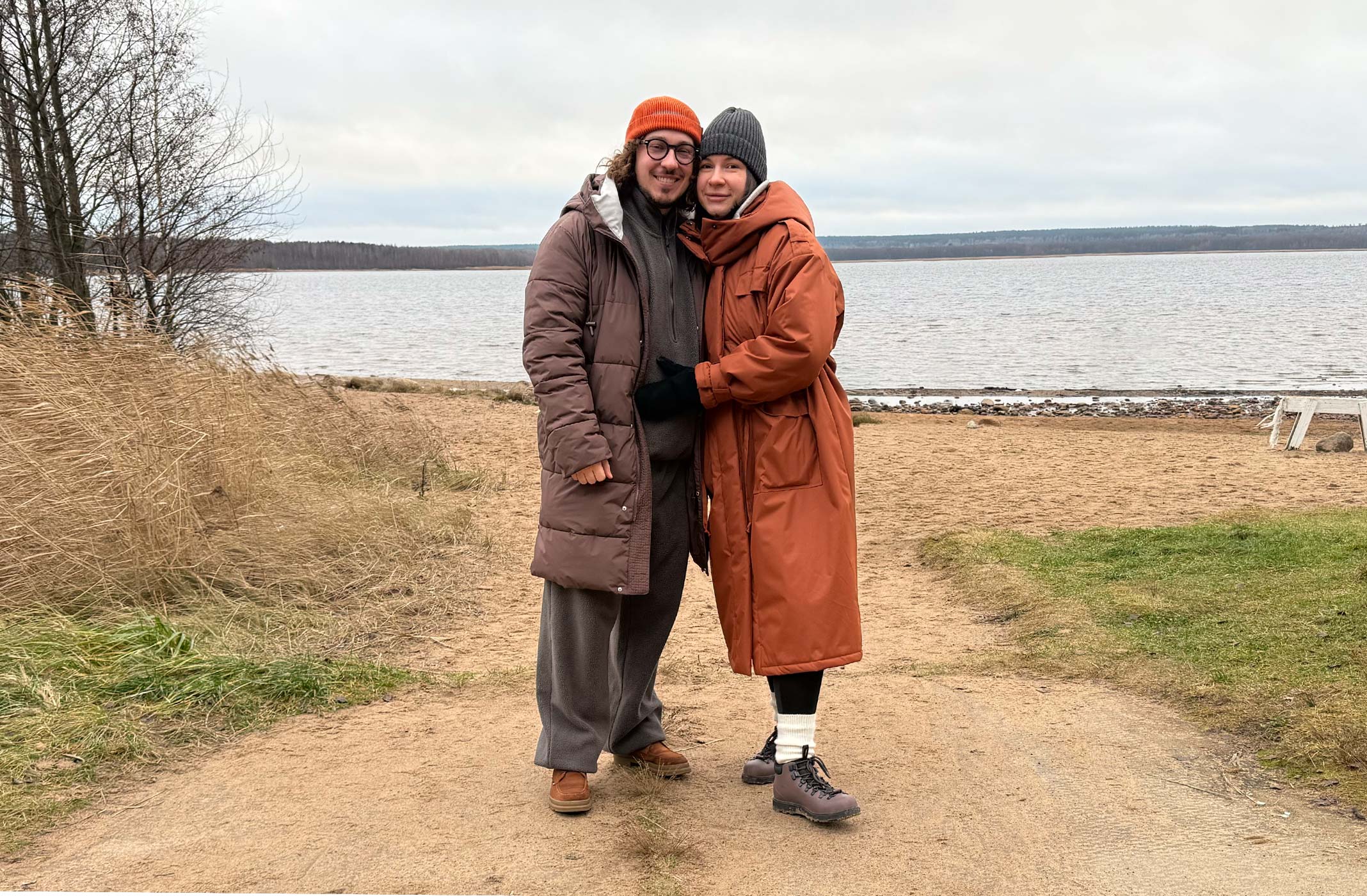 Максим Лутай с семьей на природе